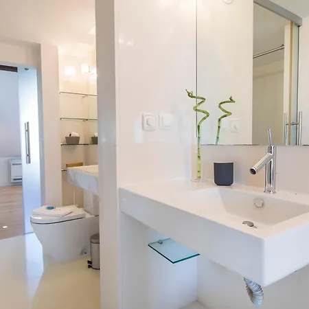 דירה Lovelystay - Baixa River View Loft ליסבון