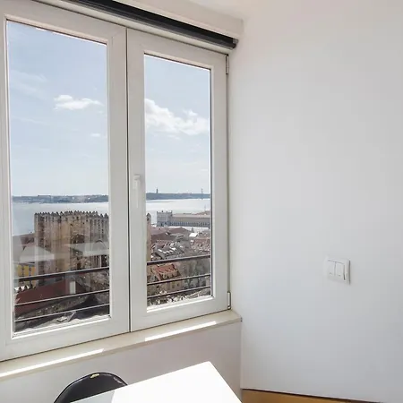 Lovelystay - Baixa River View Loft דירה *