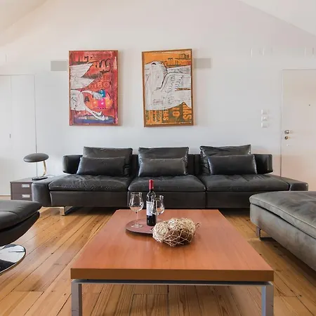 Lovelystay - Baixa River View Loft Apartment *